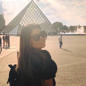 Meet your Posher, Adriana